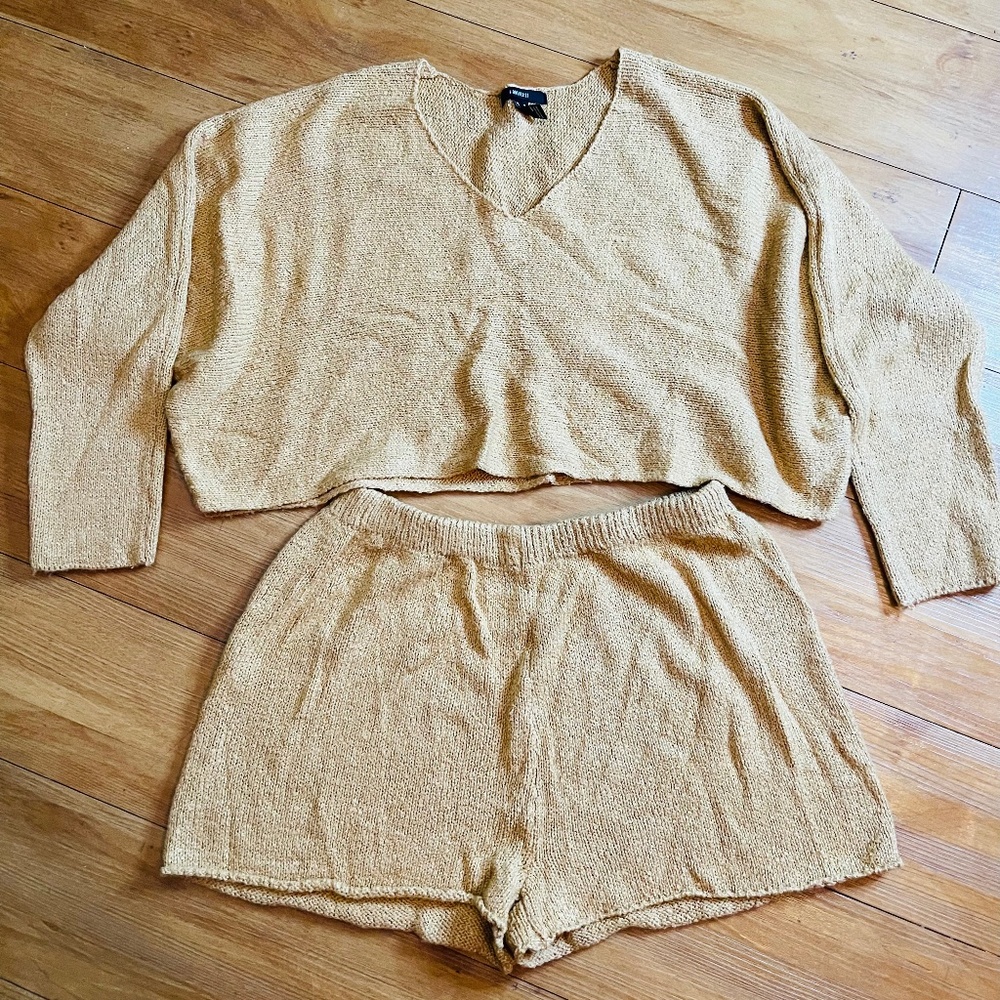Forever 21 two piece sweater shorts set